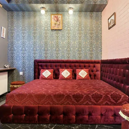 Delux Leopolli Near Shopping Mall Forum Apartment