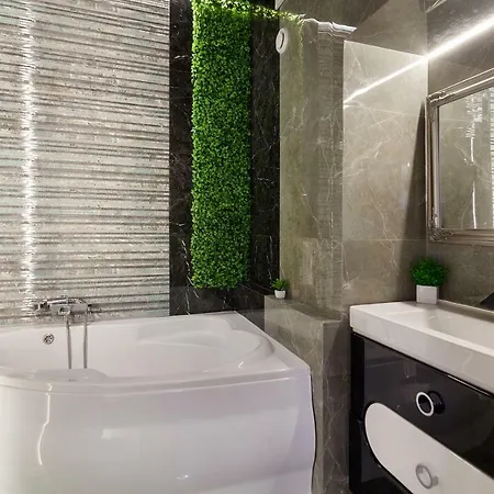 Delux Leopolli Near Shopping Mall Forum