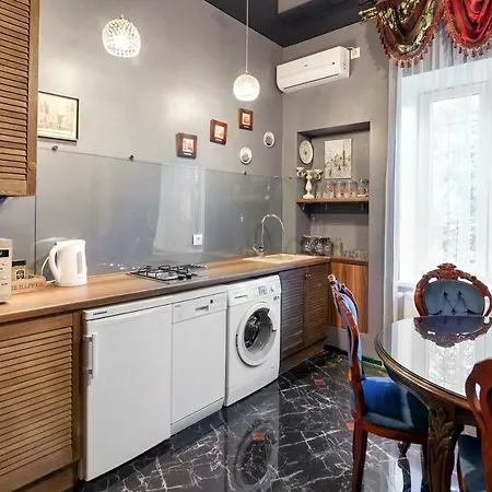 Апартаменти Delux Leopolli Near Shopping Mall Forum