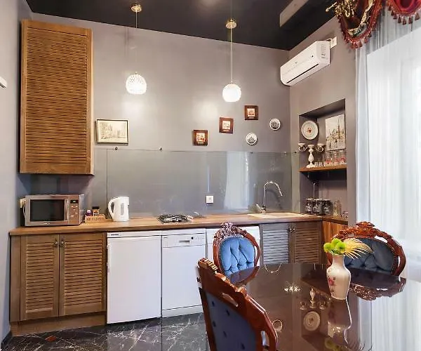 Apartamento Delux Leopolli Near Shopping Mall Forum Leópolis