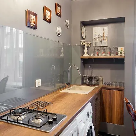 Delux Leopolli Near Shopping Mall Forum * Leopoli