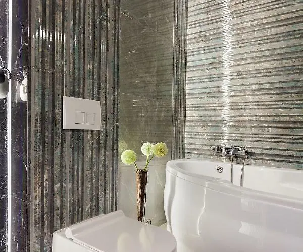 Delux Leopolli Near Shopping Mall Forum Daire Lviv