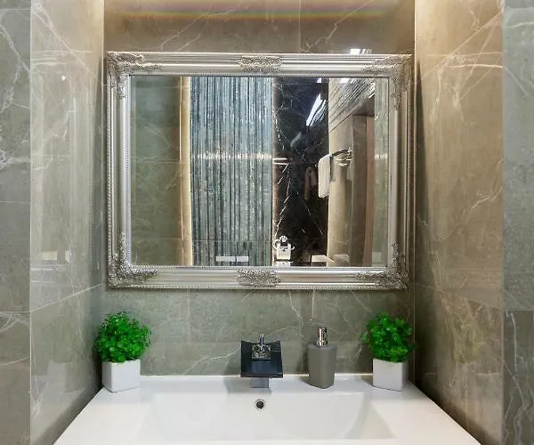 Delux Leopolli Near Shopping Mall Forum Lviv